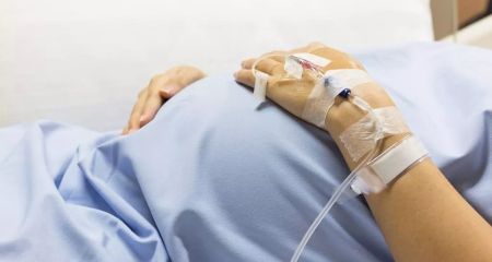 На Днепропетровщине мужчина бросил чашкой в беременную: женщина потеряла ребенка