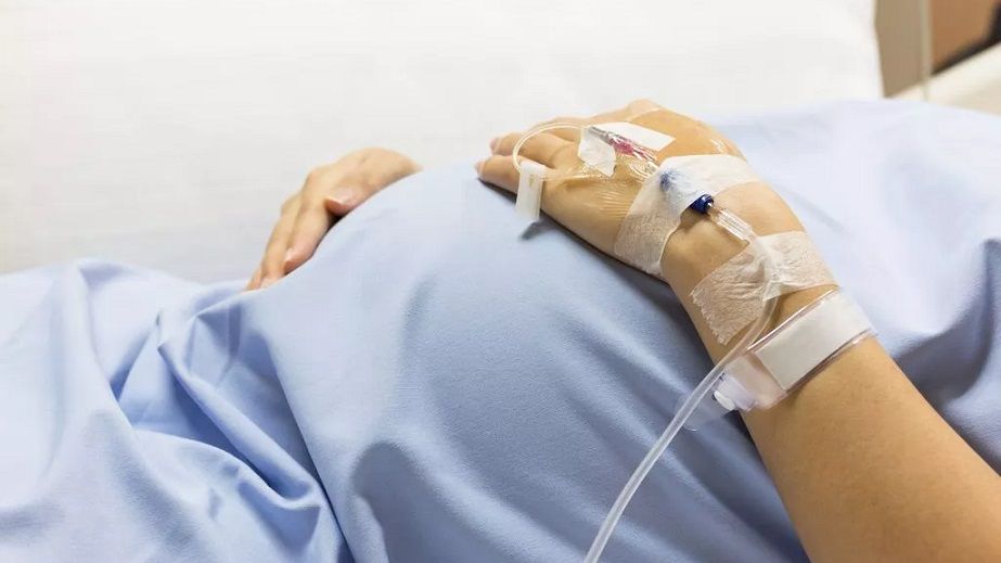 На Дніпропетровщині чоловік кинув чашкою у вагітну: жінка втратила дитину