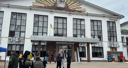 Палац культури, будинки і магазини постраждали внаслідок ракетного удару по Кривому Рогу (ФОТО, ВІДЕО)