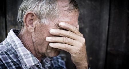 Обещала помочь с покупками и обокрала: на Днепропетровщине женщина обманула пенсионера