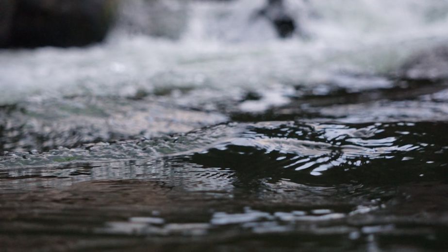 У Дніпрі з'явився новий "водоспад" (ВІДЕО)
