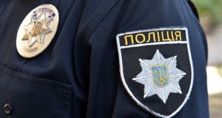 На Синельниковщине в поле нашли тело мужчины: полиция устанавливает личность (ФОТО)