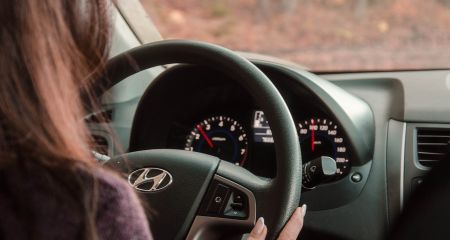 Угнала автомобиль и убегала от патрульных: в Днепре девушка-подросток совершила ДТП