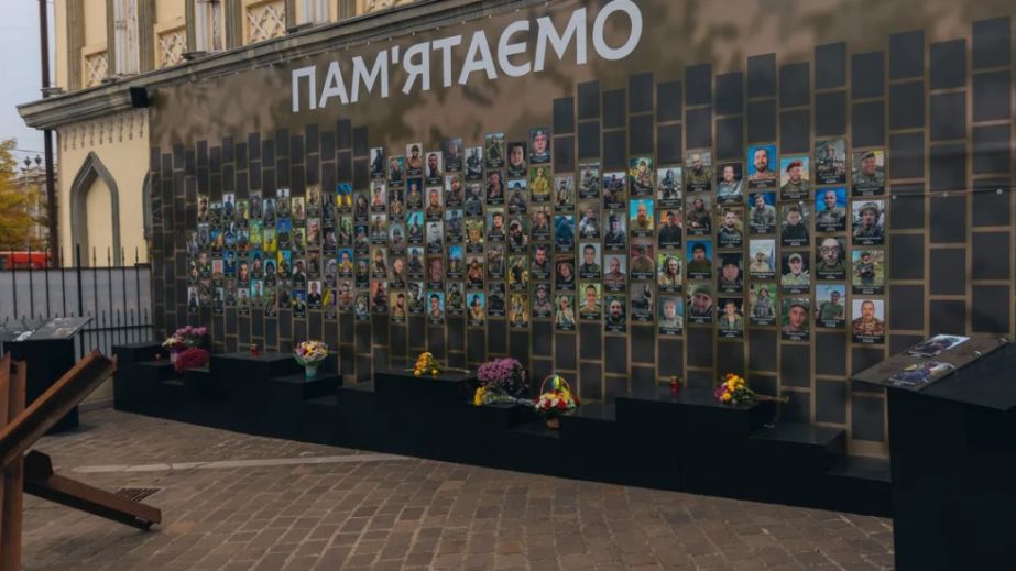Памяти погибших защитников: в Днепре открыли мемориальный комплекс "Помним" (ФОТО)