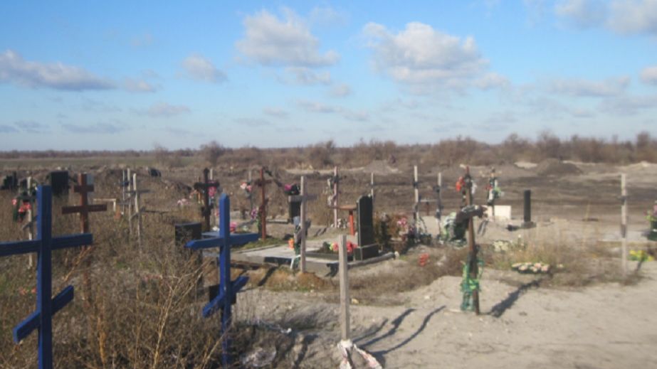 Прибирання снігу і "марафет" біля могил: у Кривому Розі витратять понад 38 мільйонів на кладовища