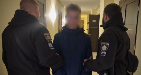 В центре Днепра поймали 19-летнего "закладчика"