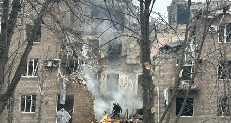 У Кривому Розі після ракетного удару шукають під завалами дітей (ВІДЕО)