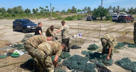 На Дніпропетровщині знищили заборонені знаряддя лову риби