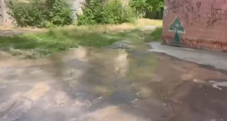 У Кривому Розі "річка" з нечистотами розлилася на кілометр (ВІДЕО)