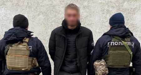 Поліція Дніпра викрила жителя Миколаївщини, який здійснив серію крадіжок у пасажирів потягів