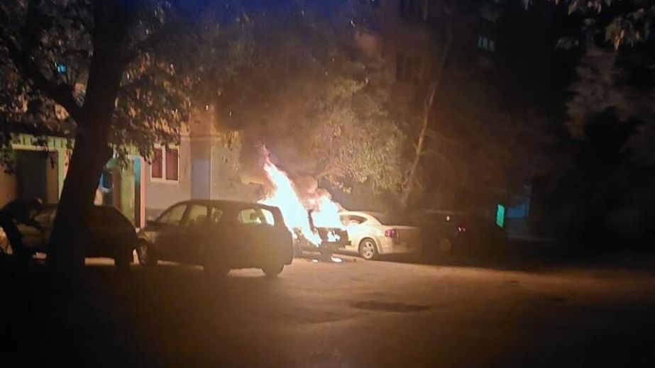 В Каменском женщина из-за мести подожгла автомобиль знакомого