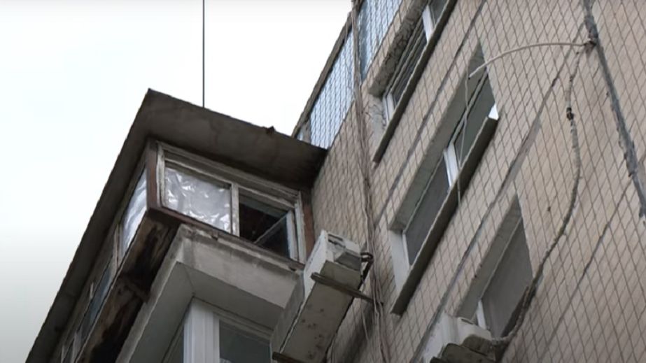 Падение трехлетнего ребенка из окна многоэтажки в Днепре: новые детали