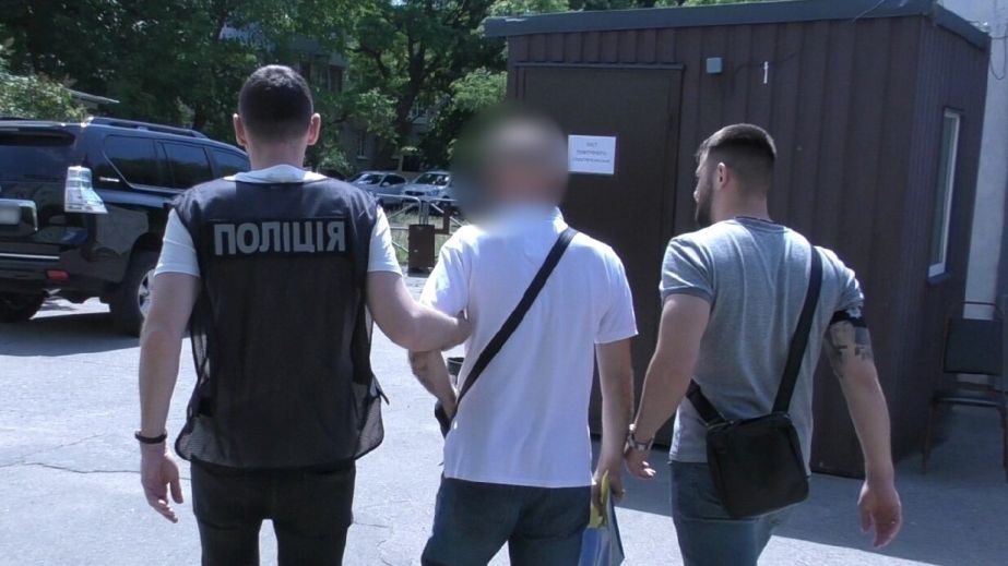 У Дніпрі чоловік намагався підкупити працівника ТЦК