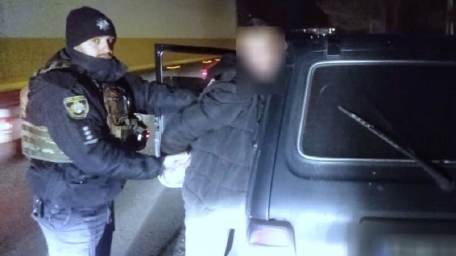 На Днепропетровщине парень выпил и угнал автомобиль возле магазина