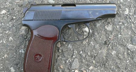 У Дніпрі на Калиновій перехожі знайшли пістолет (ФОТО, ВІДЕО)