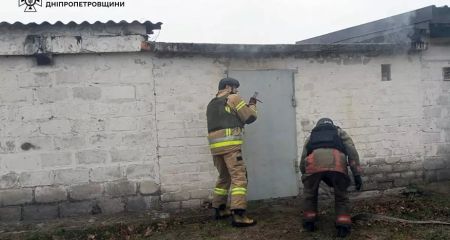 На Нікопольщині вогнеборці рятували від вогню гараж (ФОТО)