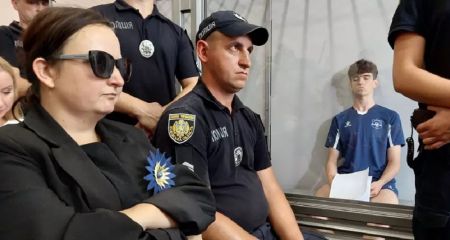 Дочь Фарион требует от обвиняемого в убийстве матери жителя Днепра 15 миллионов
