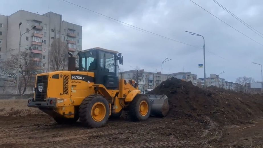 В Павлограде коммунальщики демонтировали дамбу вдоль улицы (ФОТО, ВИДЕО)