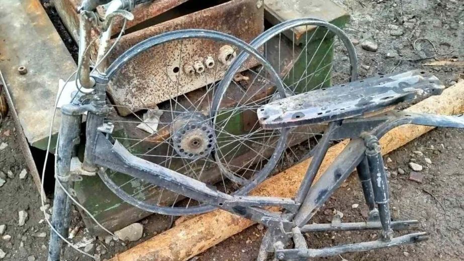 Дніпрянин випадково знайшов унікальний мопед, коли проходив ВЛК у ТЦК (ФОТО)