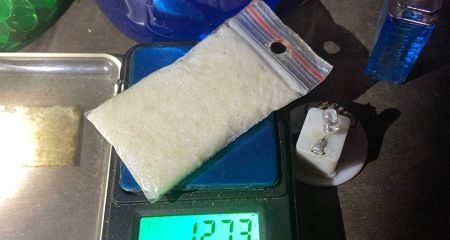 У Дніпрі копи приїхали на виклик про домашнє насильство, а виявили нарколабораторію (ФОТО)