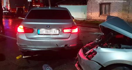 У Павлограді неподалік вокзалу сталася смертельна ДТП за участі трьох автомобілів (ФОТО)