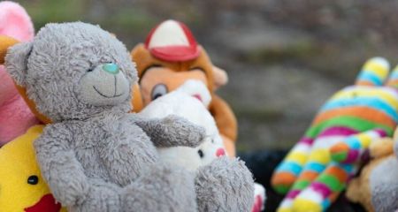 У Дніпрі пара підлітків поцупила іграшки з інсталяції