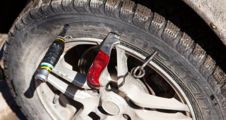 Постраждала автівка: у Дніпрі чоловік отримав агресивне послання через неіснуючого собаку (ФОТО)