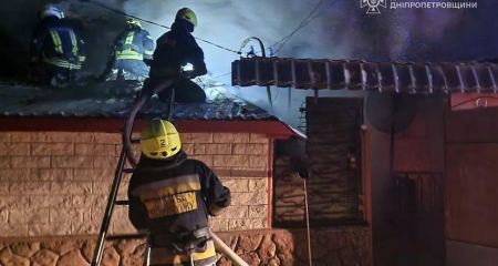 Смертельна пожежа у Дніпрі: у будинку згорів чоловік (ФОТО, ВІДЕО)