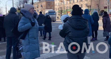 У Кривому Розі учасники акції протесту вимагають припинити їх морозити і розповідати байки (ВІДЕО)