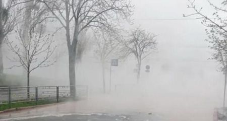 В одному з районів Дніпра дорогу залило окропом (ВІДЕО)