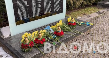 У Дніпрі вшанували пам’ять Героїв Небесної Сотні (ФОТО, ВІДЕО)