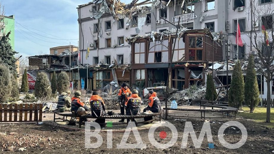 Волонтери зі США, які потрапили під ракетний удар у готелі Кривого Рогу, звернулися до Трампа (ВІДЕО)