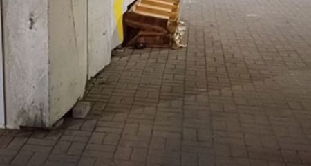 У Дніпрі біля одного з укриттів з'явився диван (ФОТО)