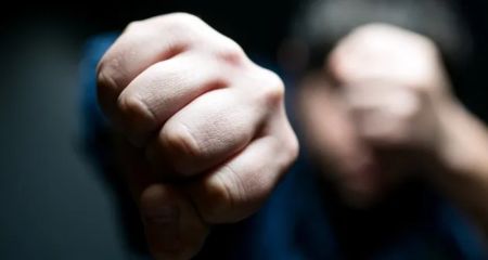 В центре Днепра подростки устроили драку (ВИДЕО)