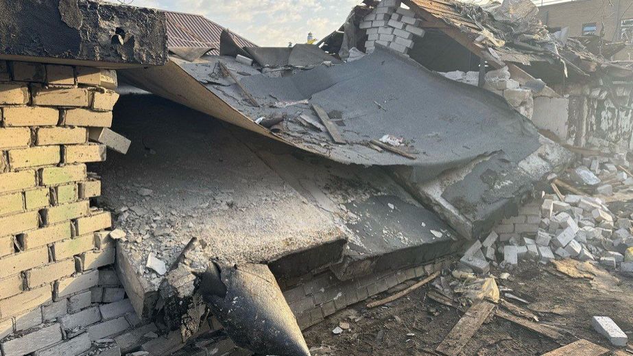 У школі вибито понад 130 вікон: голова Дніпровськрї РВА про наслідки влучання у Дніпрі (ВІДЕО)