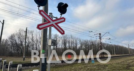 Росіяни атакували балістикою залізницю на Дніпропетровщині: вже четверо поранених