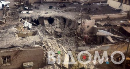 В Кривом Роге разгребают завалы вокруг воронки после ракетного удара (ФОТО, ВИДЕО)