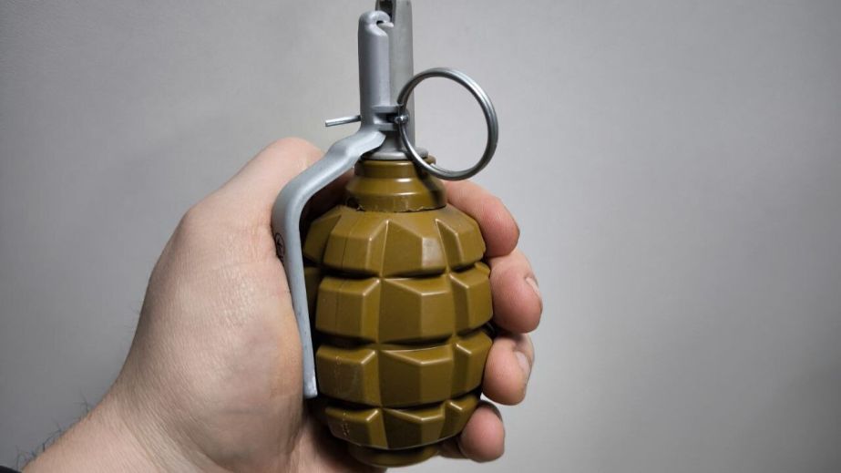 У Дніпрі виявили гранату у під'їзді (ФОТО)
