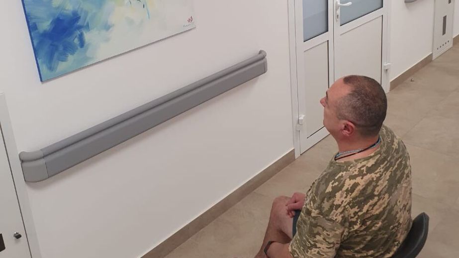 Боялся даже шума ветра: в Днепре спасают бойца, получившего ранения в Донецкой области