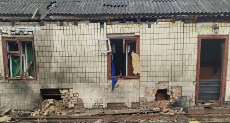 В полиции показали последствия многочисленных вражеских атак на Никопольщину за прошедшие сутки (ФОТО)