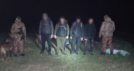 Жителя Дніпропетровщини, який намагався втекти до Молдови, ловили зі стріляниною та собаками