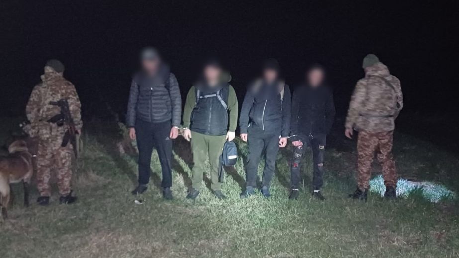 Жителя Дніпропетровщини, який намагався втекти до Молдови, ловили зі стріляниною та собаками