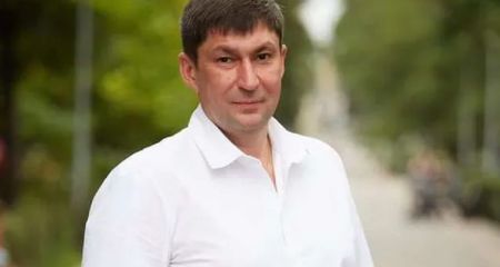 У прокуратурі підтвердили, що тіло знайденого на узбіччі чоловіка належить колишньому заступнику мера Кам'янського