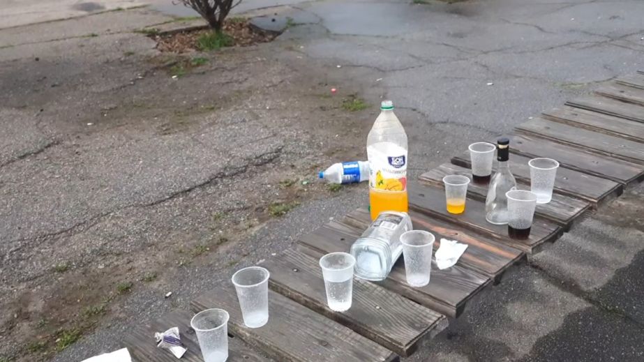 Посиділи, а прибрати "забули": у Нікополі показали наслідки відпочинку містян (ВІДЕО)