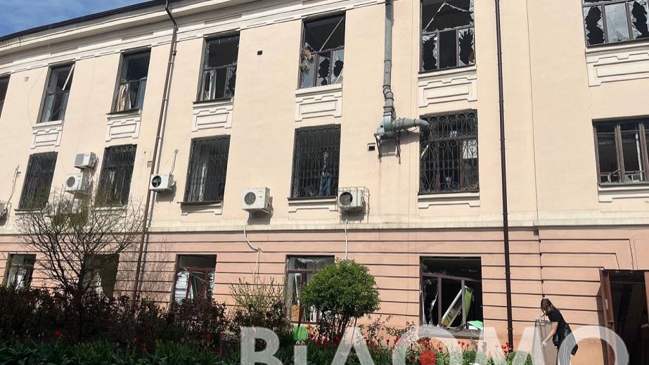 В Днепре "шахед" повредил медицинский университет (ФОТО, ВИДЕО)