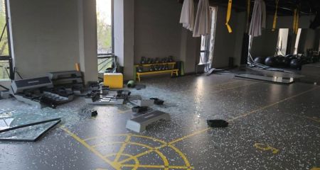 Ракетный удар по Днепру: повреждены фитнес-центр и гостиница (ФОТО)