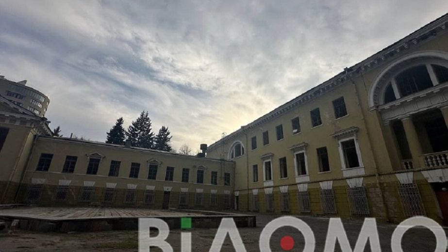 У Дніпрі запропонували передати в комунальну власність Палац студентів та комплекс "Акваріум"