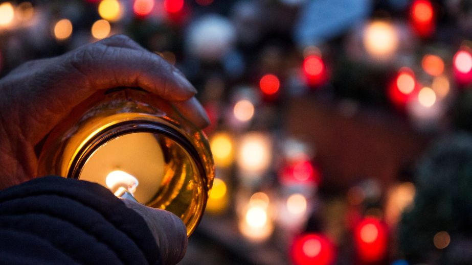 На Никопольщине ограничили проведение массовых поминальных мероприятий на кладбищах