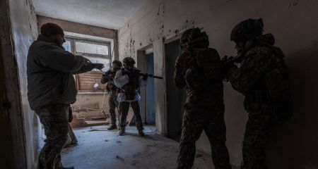 Воїни 93-ї бригади з Дніпропетровщини показали відпрацювання бою у міській забудові (ФОТО)