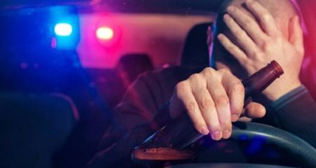 На Дніпропетровщині п'яний водій пропонував поліцейським 5 тисяч гривень